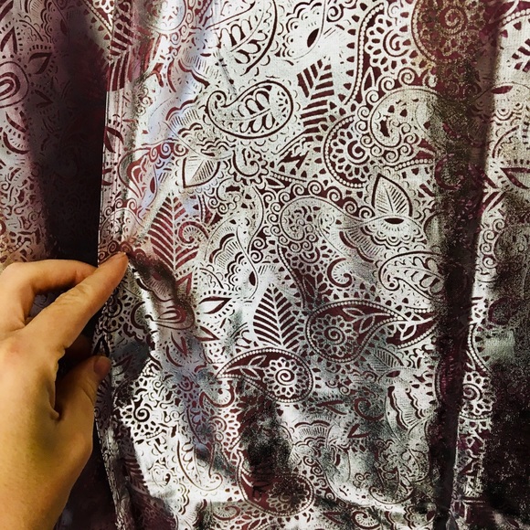 LuLaRoe Elegant Foil Lace Print Joy Vest - Picture 3 of 6
